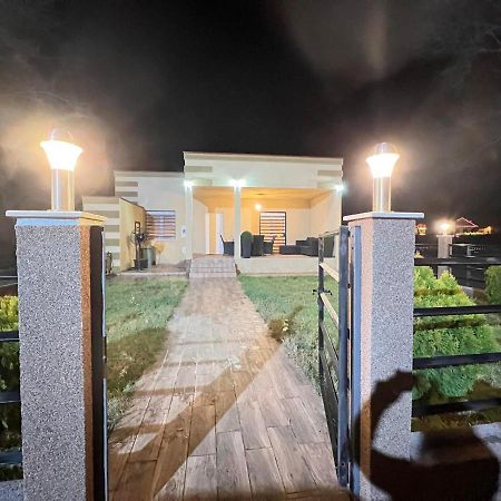 Villaversa Ülgün Dış mekan fotoğraf
